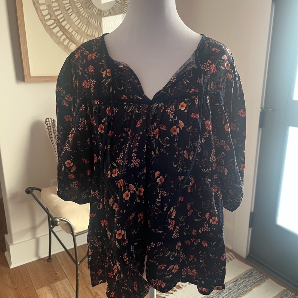 Old Navy Flutter Sleeve Blouse